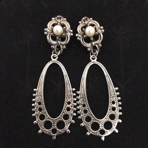 Vintage 80’s Silver Tone/Faux Pearl Earrings